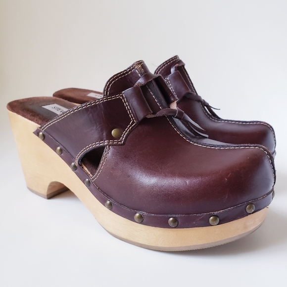 Steve Madden Brown Leather Slip-on Clogs - Picture 13 of 16